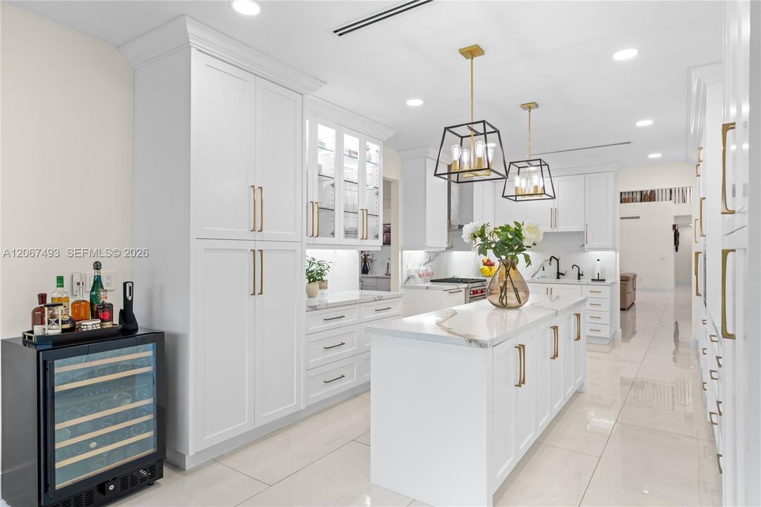 For Sale: $6,200,000 (6 beds, 6 baths, 5991 Square Feet)