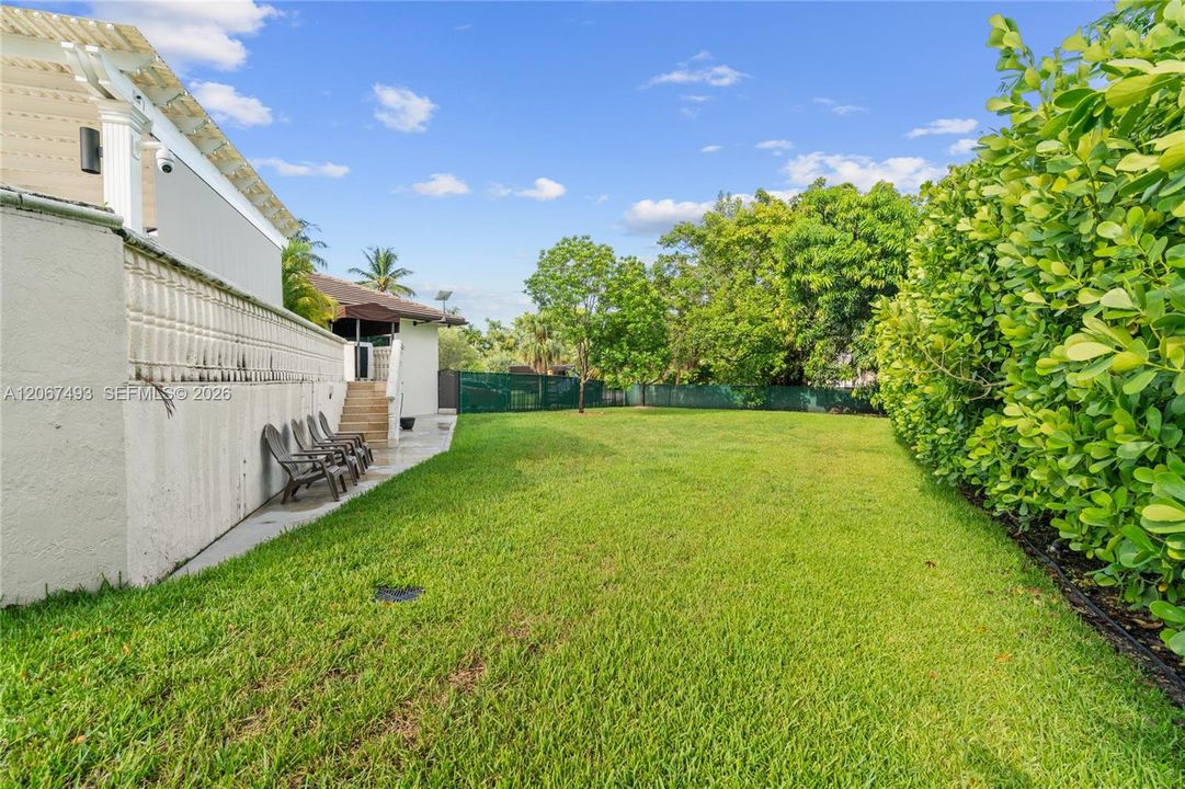 For Sale: $6,200,000 (6 beds, 6 baths, 5991 Square Feet)