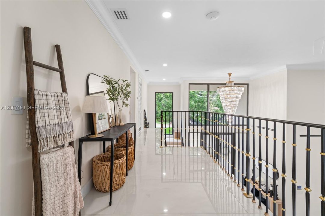 floor 2 interior balcony