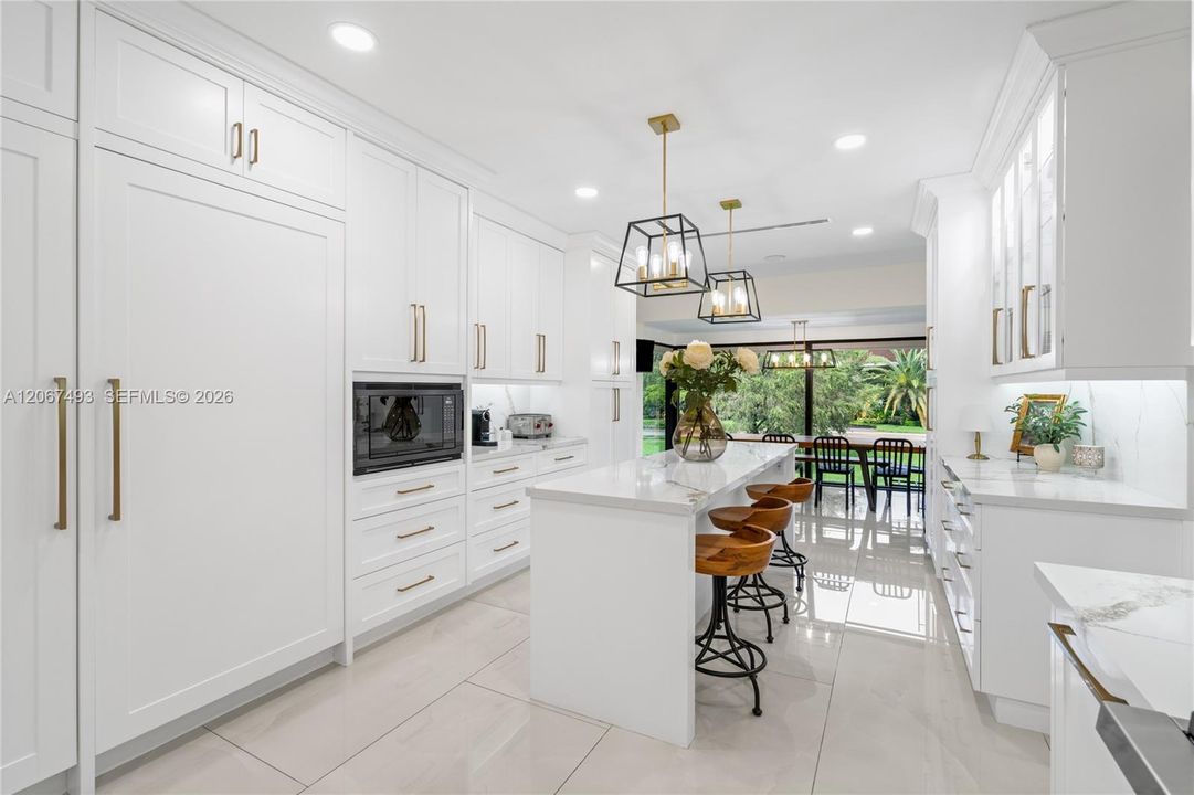 For Sale: $6,200,000 (6 beds, 6 baths, 5991 Square Feet)