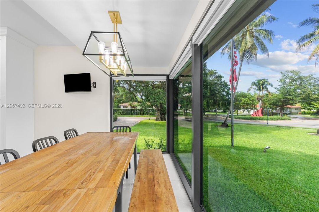 For Sale: $6,200,000 (6 beds, 6 baths, 5991 Square Feet)