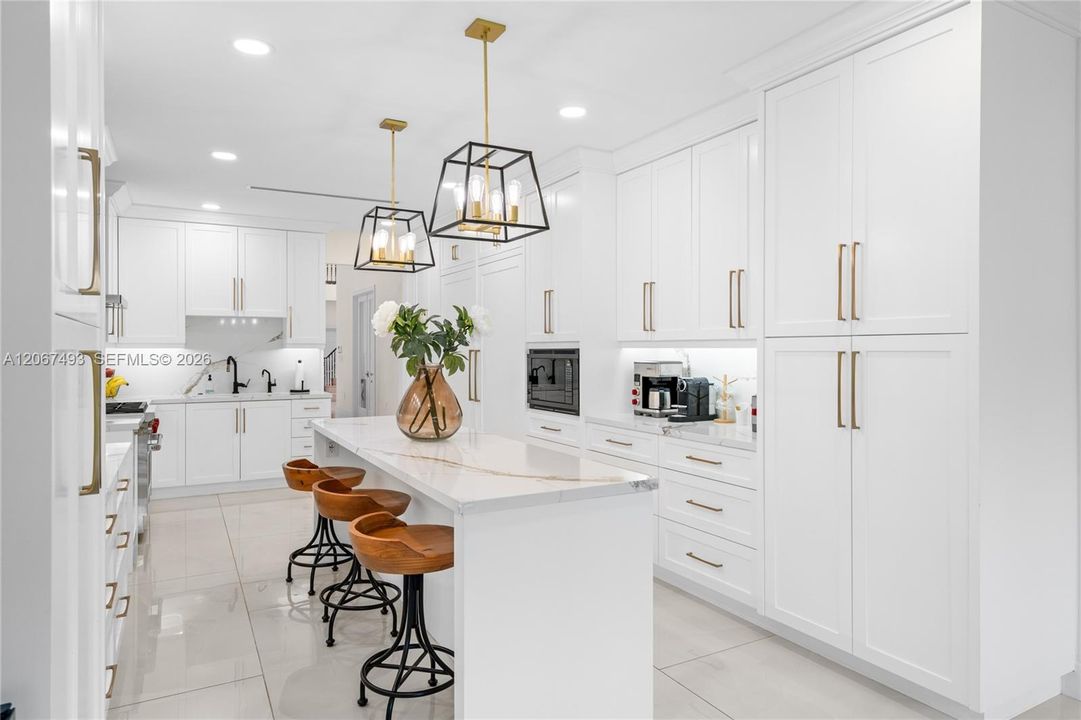 For Sale: $6,200,000 (6 beds, 6 baths, 5991 Square Feet)