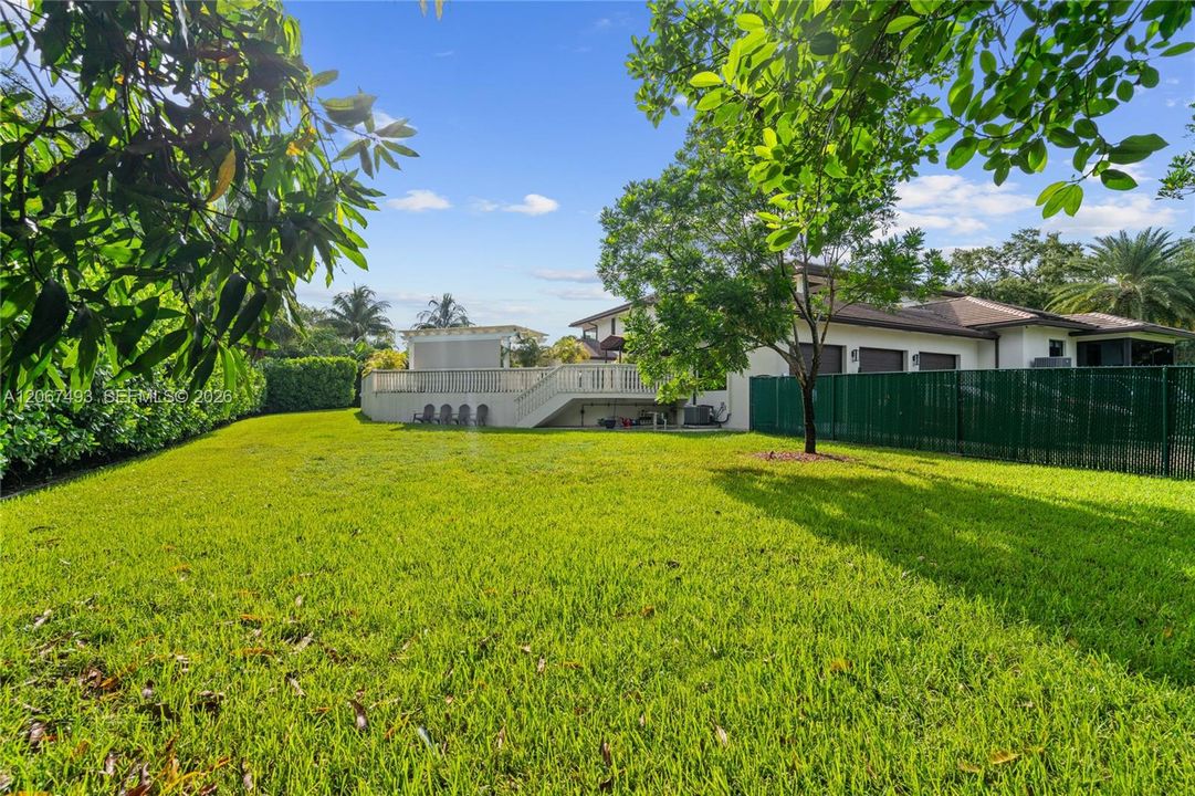For Sale: $6,200,000 (6 beds, 6 baths, 5991 Square Feet)
