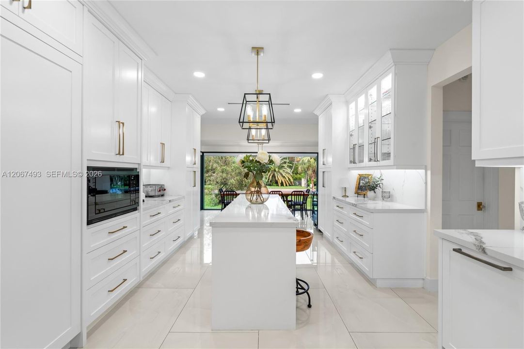 For Sale: $6,200,000 (6 beds, 6 baths, 5991 Square Feet)