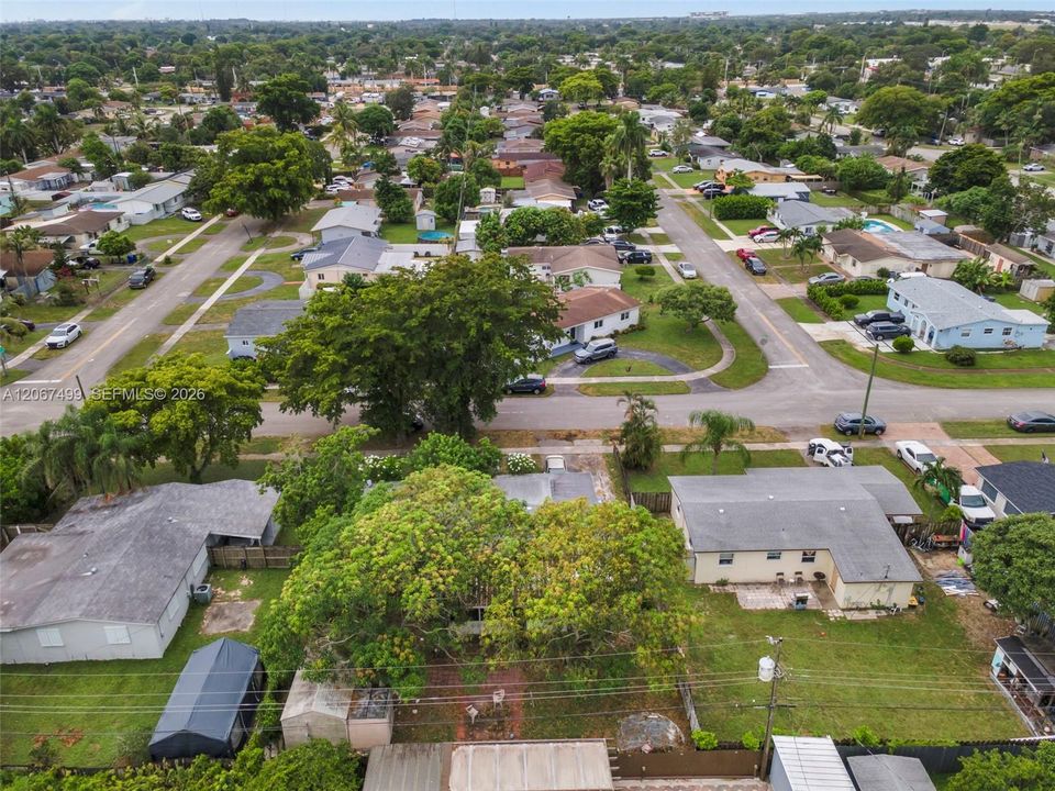 For Sale: $499,000 (3 beds, 2 baths, 1216 Square Feet)