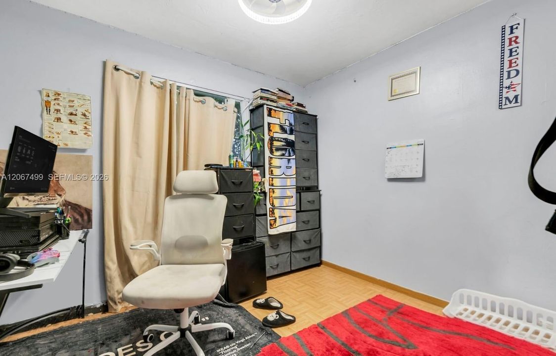 For Sale: $499,000 (3 beds, 2 baths, 1216 Square Feet)