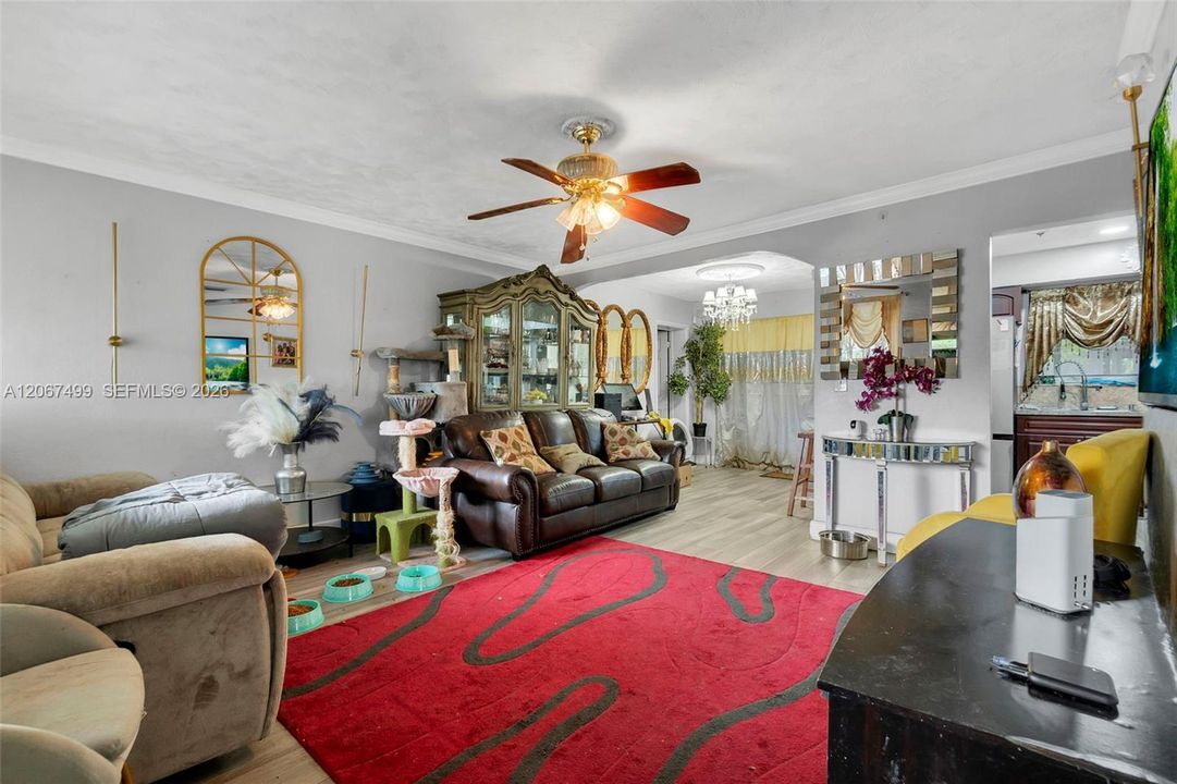 For Sale: $499,000 (3 beds, 2 baths, 1216 Square Feet)
