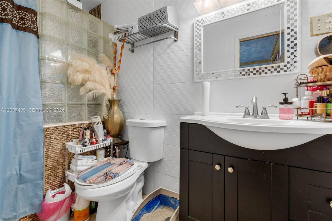 For Sale: $499,000 (3 beds, 2 baths, 1216 Square Feet)