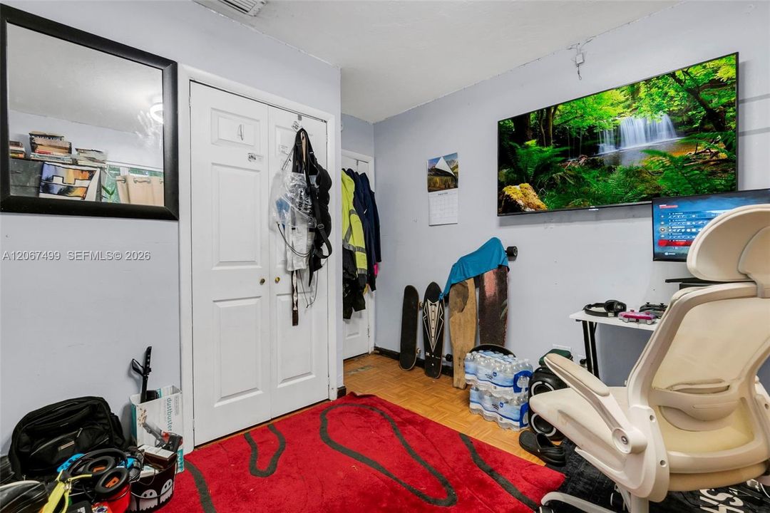 For Sale: $499,000 (3 beds, 2 baths, 1216 Square Feet)