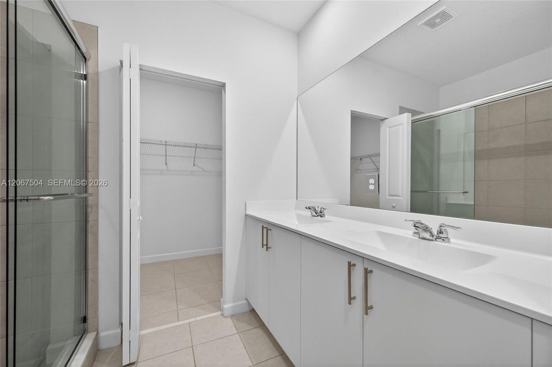 For Rent: $4,000 (3 beds, 2 baths, 1641 Square Feet)