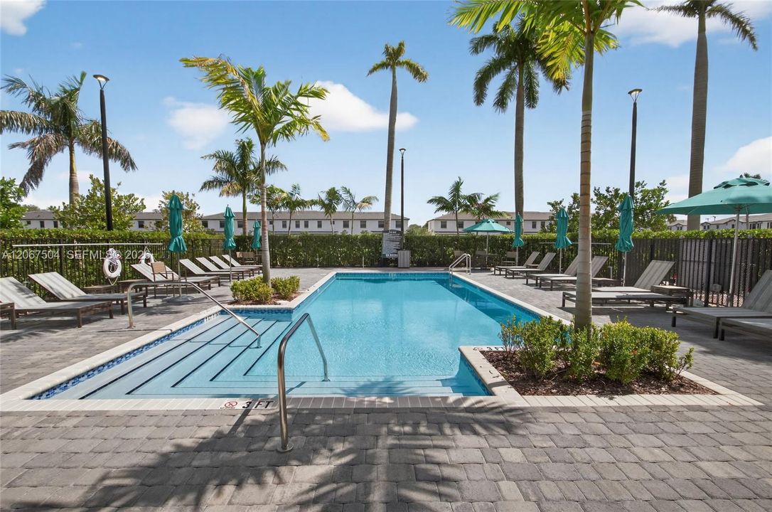 For Rent: $4,000 (3 beds, 2 baths, 1641 Square Feet)