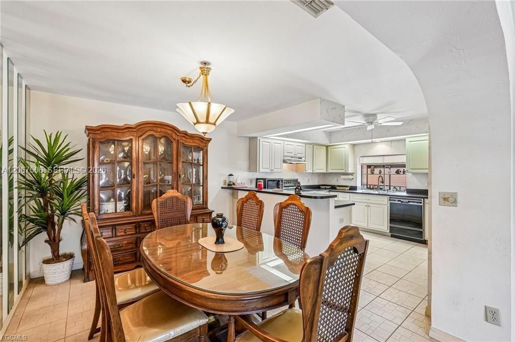 На продажу: $195,500 (2 спален, 2 ванн, 0 Квадратных фут)