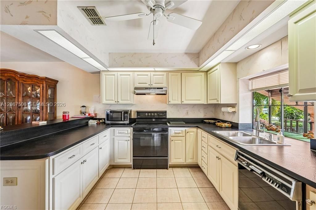 На продажу: $195,500 (2 спален, 2 ванн, 0 Квадратных фут)