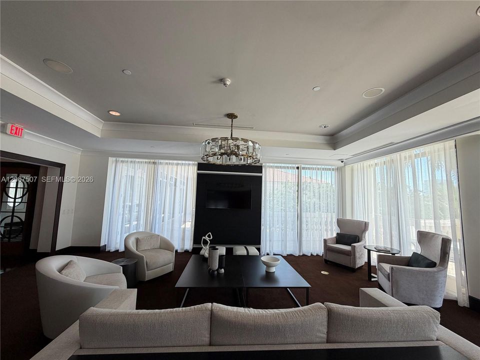 For Rent: $2,900 (2 beds, 2 baths, 1000 Square Feet)