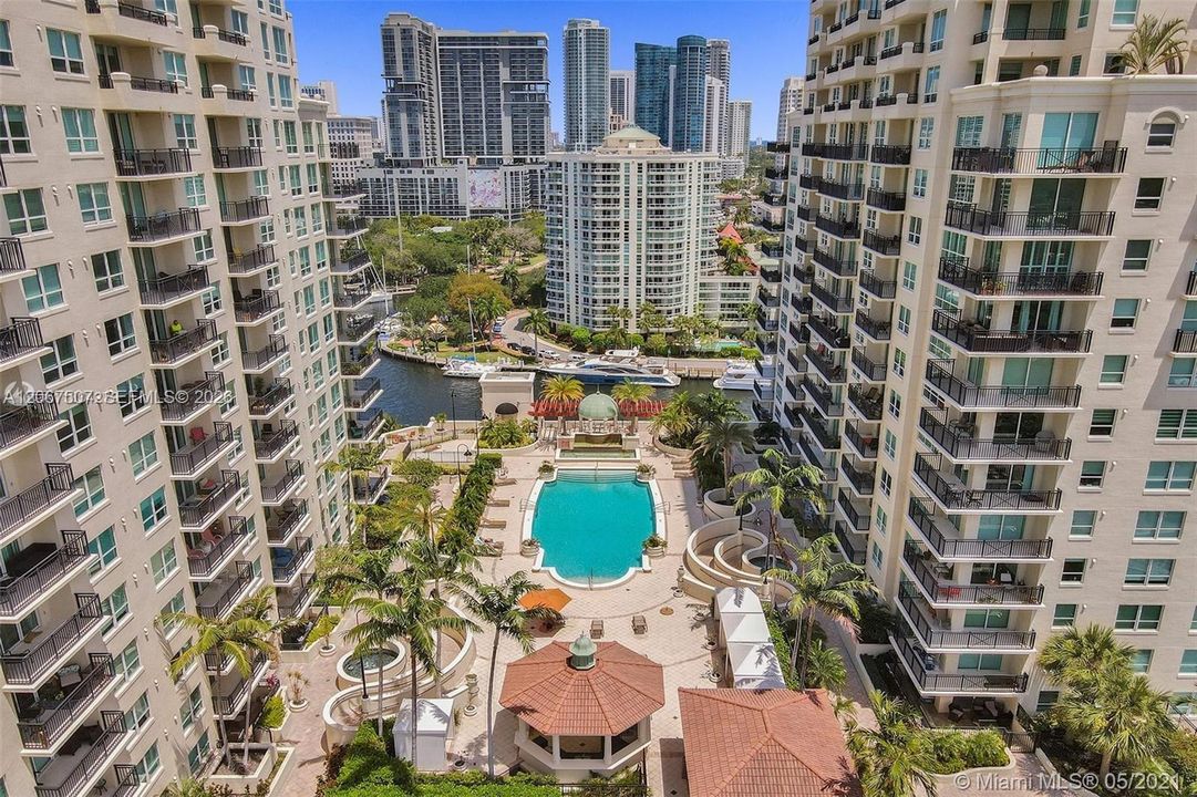 For Rent: $2,900 (2 beds, 2 baths, 1000 Square Feet)