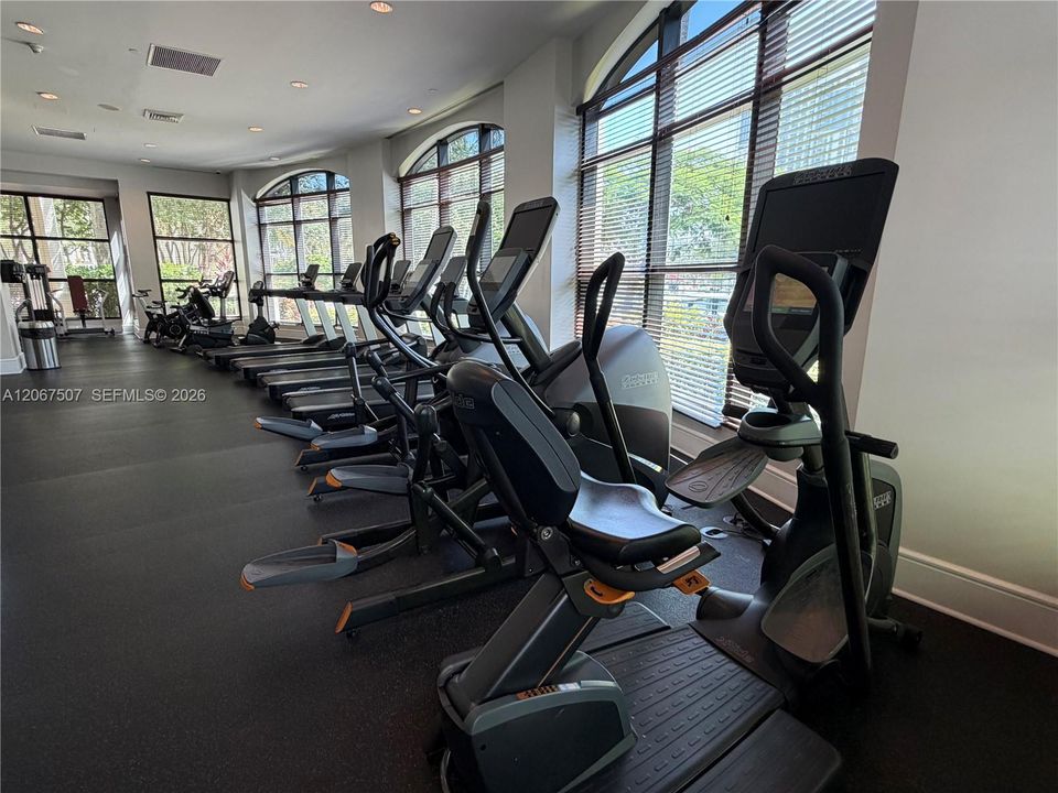 For Rent: $2,900 (2 beds, 2 baths, 1000 Square Feet)