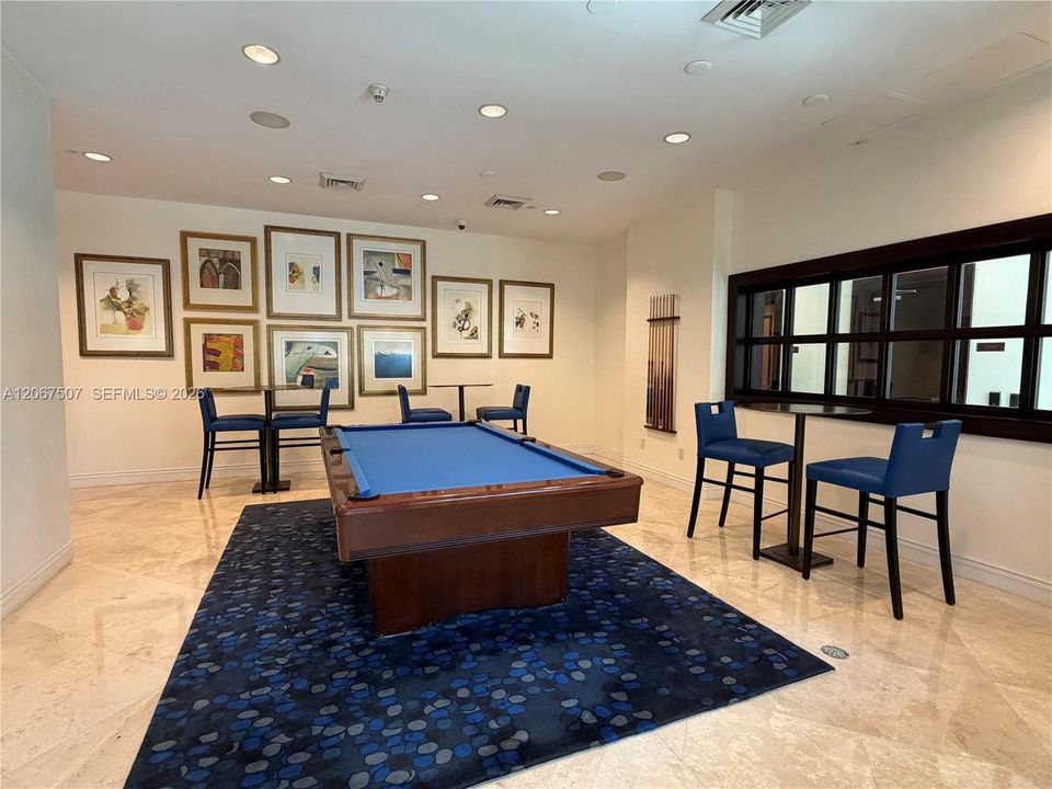 For Rent: $2,900 (2 beds, 2 baths, 1000 Square Feet)