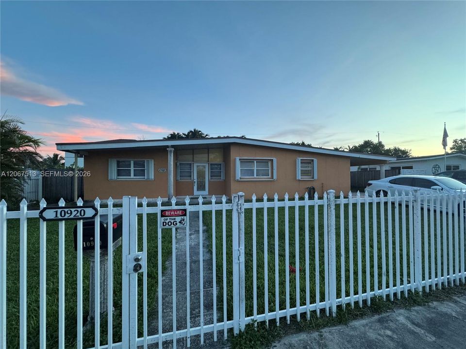 For Sale: $839,900 (6 beds, 2 baths, 2311 Square Feet)