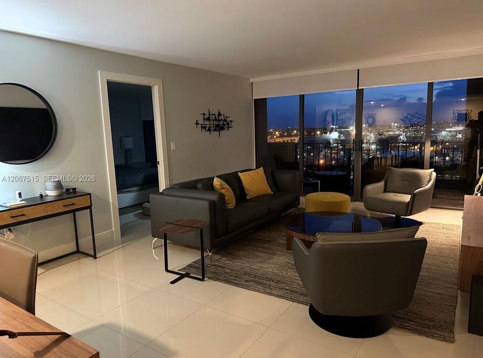 В аренду: $3,600 (1 спален, 1 ванн, 917 Квадратных фут)