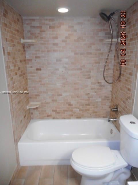 Active With Contract: $290,000 (2 beds, 2 baths, 1032 Square Feet)