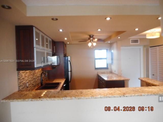 Active With Contract: $290,000 (2 beds, 2 baths, 1032 Square Feet)