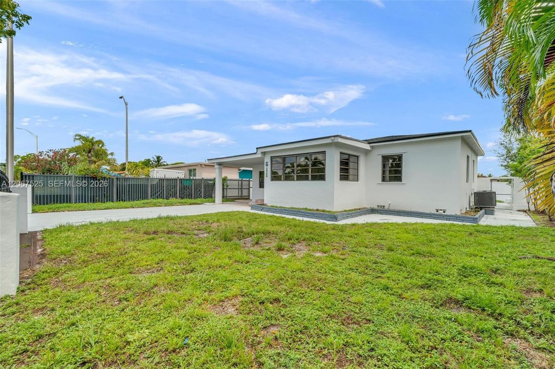 For Sale: $675,000 (5 beds, 2 baths, 1425 Square Feet)