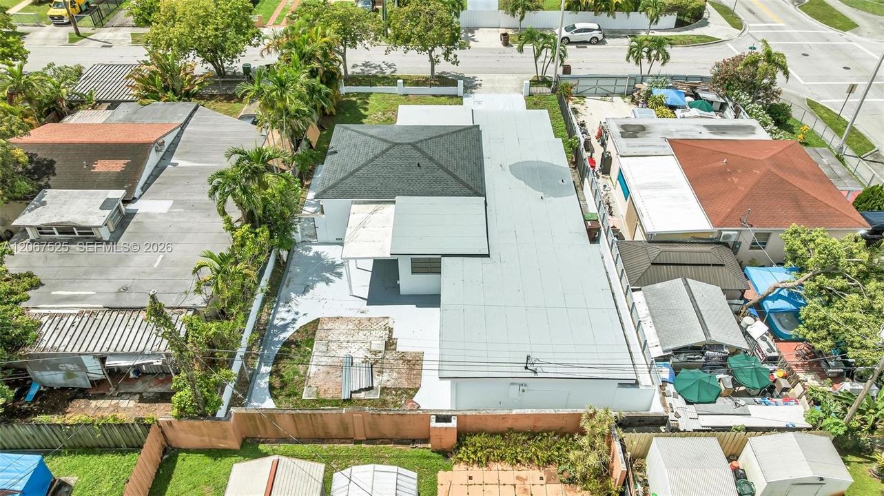 For Sale: $675,000 (5 beds, 2 baths, 1425 Square Feet)