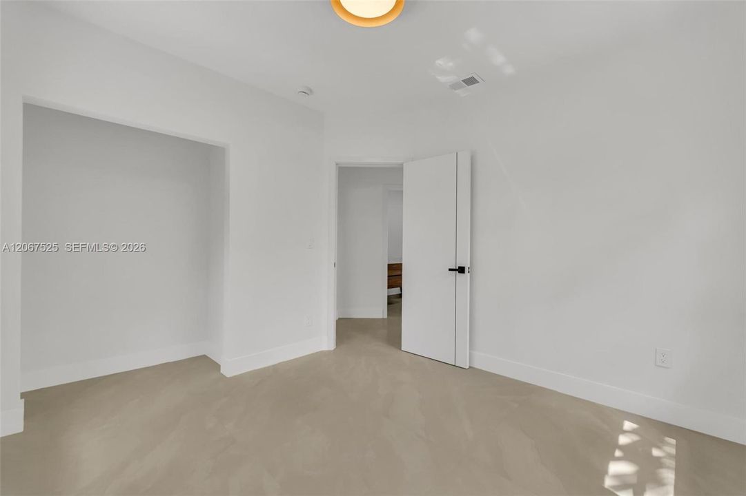 For Sale: $675,000 (5 beds, 2 baths, 1425 Square Feet)