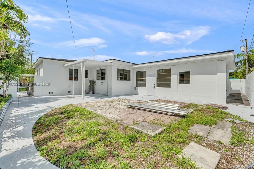 For Sale: $675,000 (5 beds, 2 baths, 1425 Square Feet)