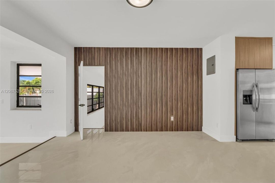 For Sale: $675,000 (5 beds, 2 baths, 1425 Square Feet)