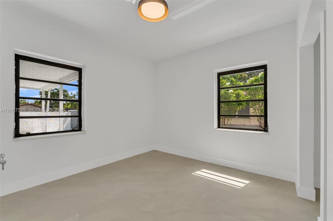 For Sale: $675,000 (5 beds, 2 baths, 1425 Square Feet)