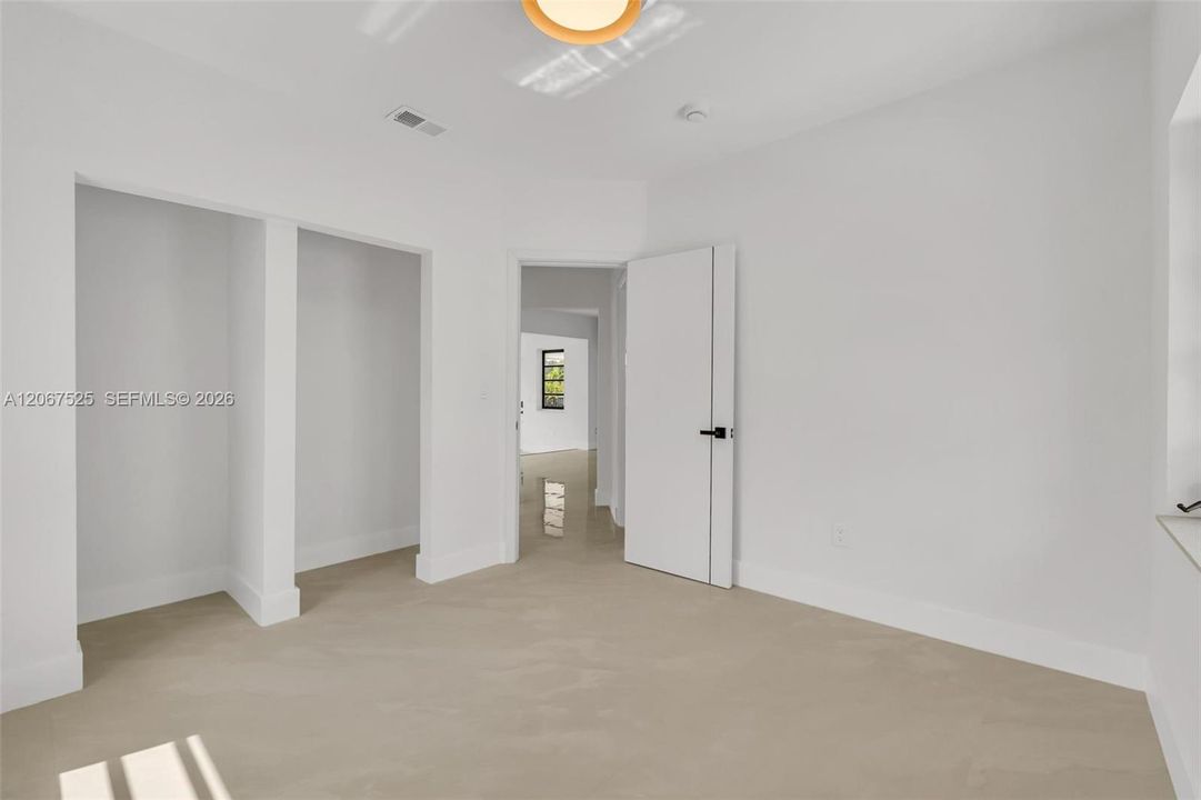 For Sale: $675,000 (5 beds, 2 baths, 1425 Square Feet)