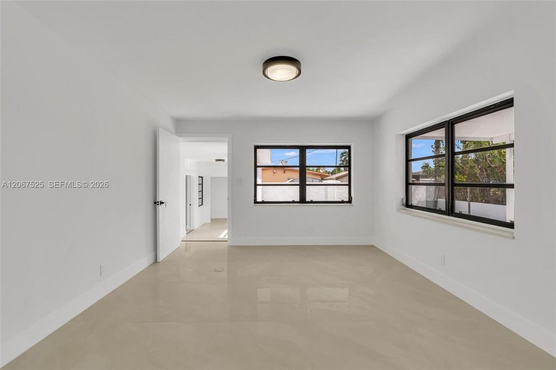 For Sale: $675,000 (5 beds, 2 baths, 1425 Square Feet)