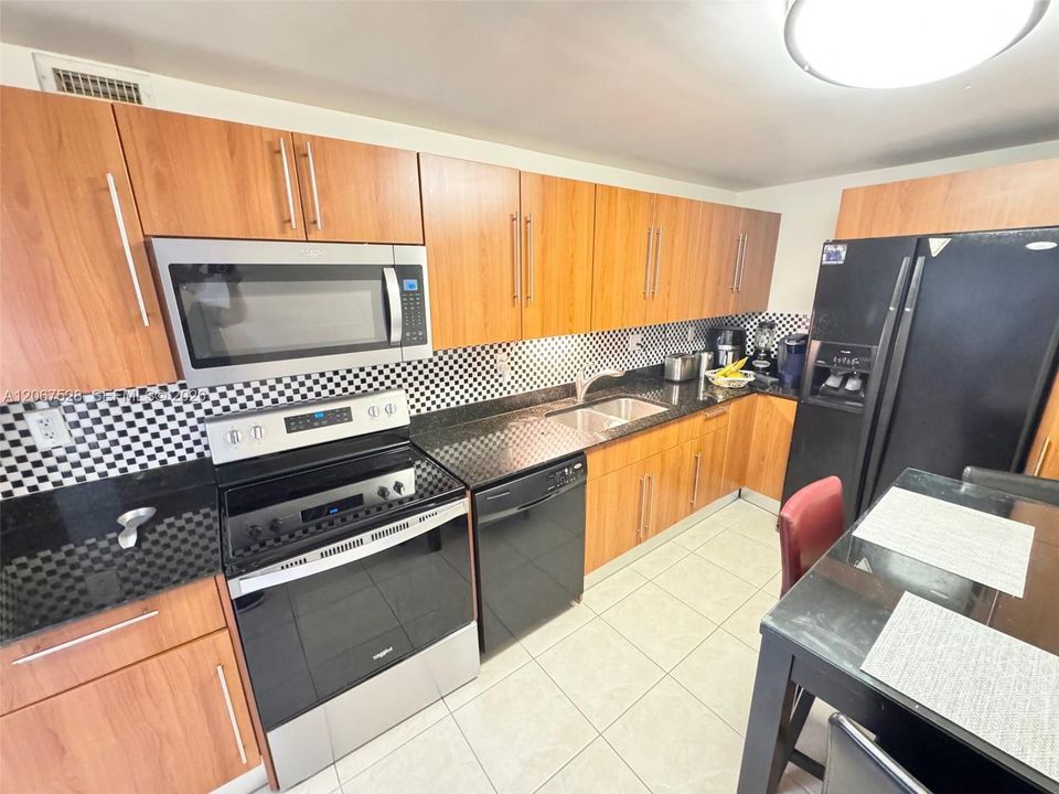 En Venta: $479,000 (2 camas, 2 baños, 1186 Pies cuadrados)