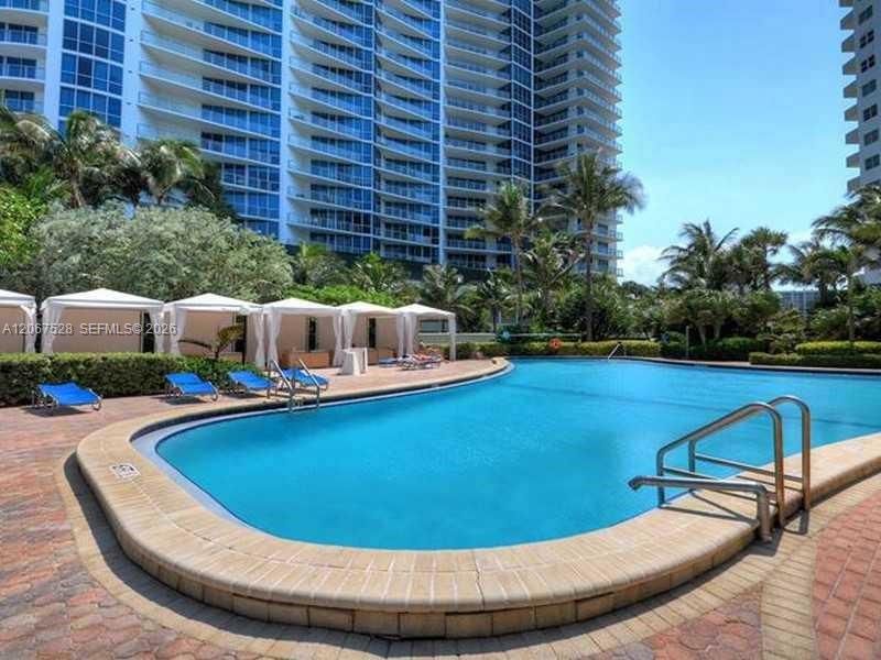 En Venta: $479,000 (2 camas, 2 baños, 1186 Pies cuadrados)