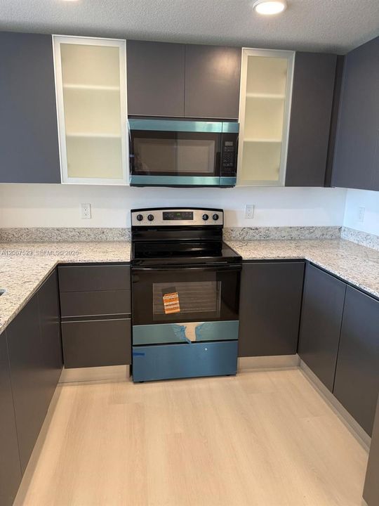 For Rent: $1,850 (2 beds, 2 baths, 1023 Square Feet)