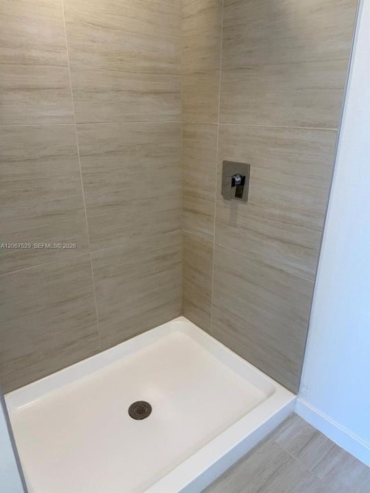 For Rent: $1,850 (2 beds, 2 baths, 1023 Square Feet)
