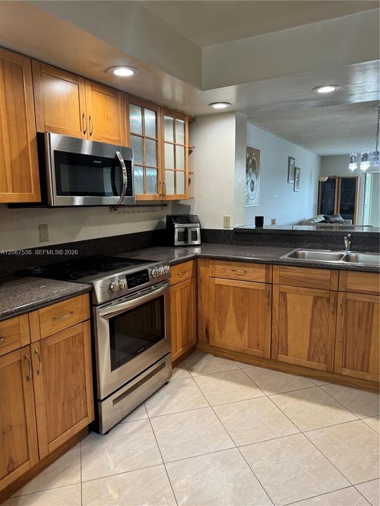For Rent: $2,580 (2 beds, 2 baths, 1292 Square Feet)