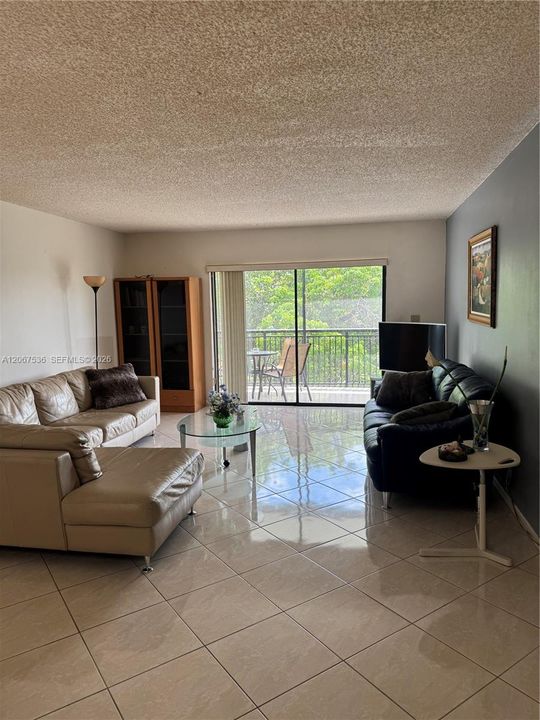 For Rent: $2,580 (2 beds, 2 baths, 1292 Square Feet)