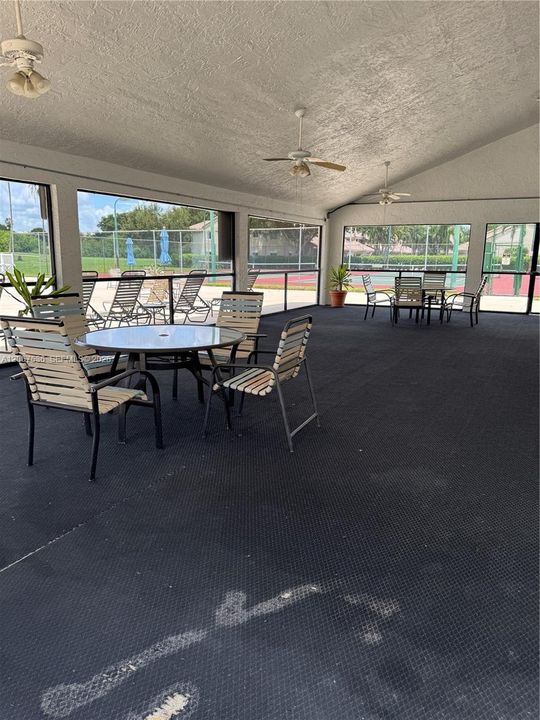 For Rent: $2,580 (2 beds, 2 baths, 1292 Square Feet)