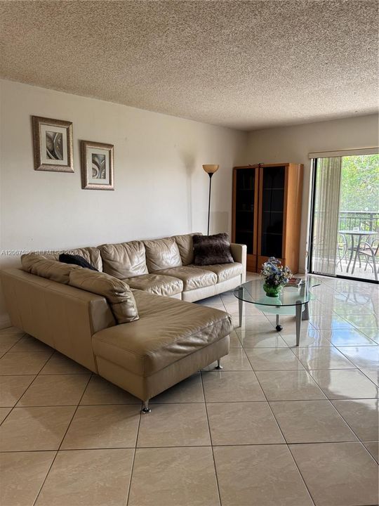 For Rent: $2,580 (2 beds, 2 baths, 1292 Square Feet)