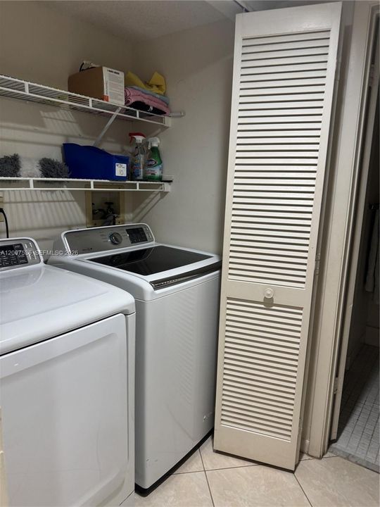 For Rent: $2,580 (2 beds, 2 baths, 1292 Square Feet)