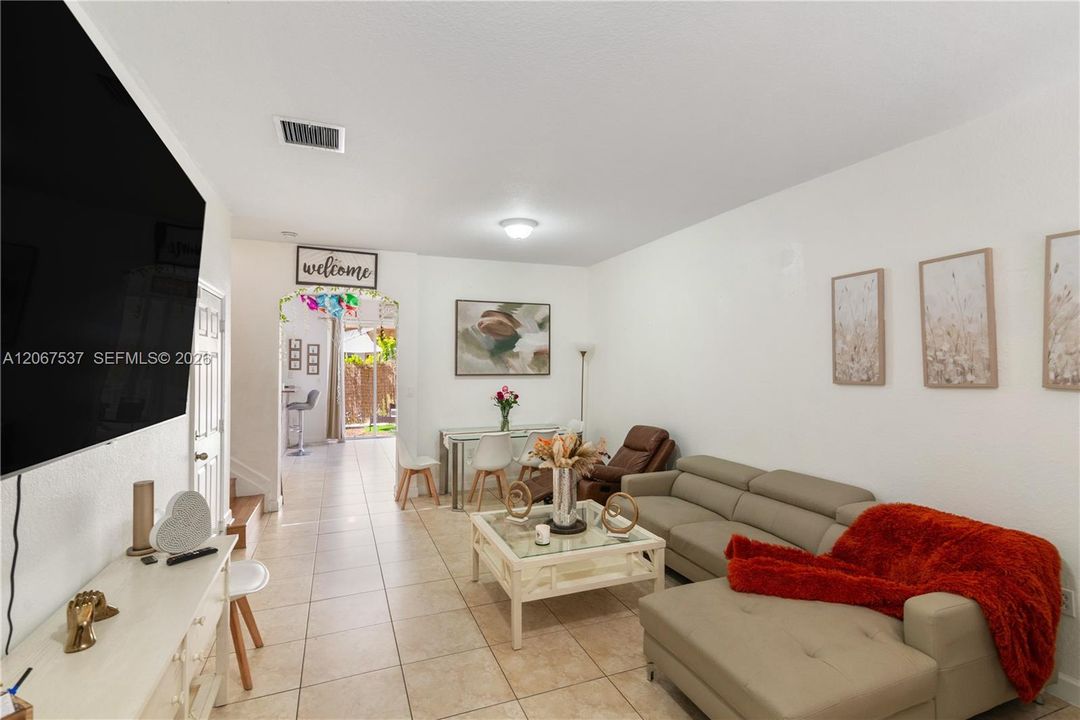 For Sale: $525,000 (4 beds, 2 baths, 1758 Square Feet)