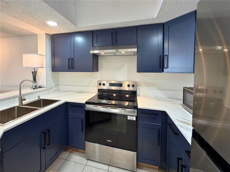 待售: $222,500 (2 贝兹, 2 浴室, 1032 平方英尺)