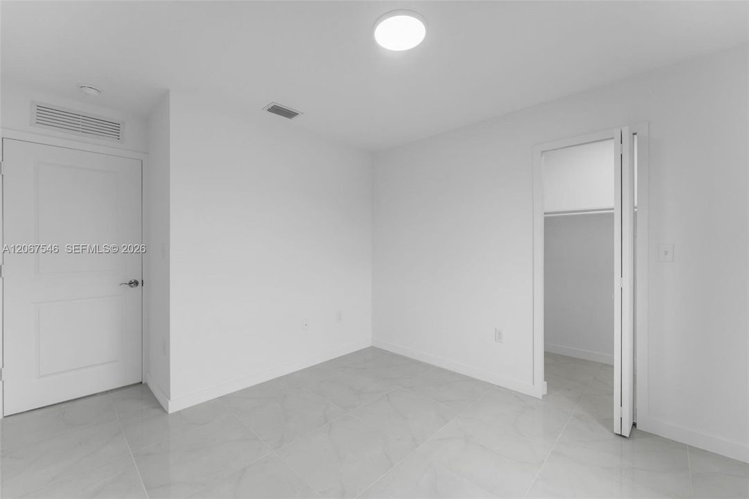 For Rent: $2,500 (3 beds, 2 baths, 1200 Square Feet)