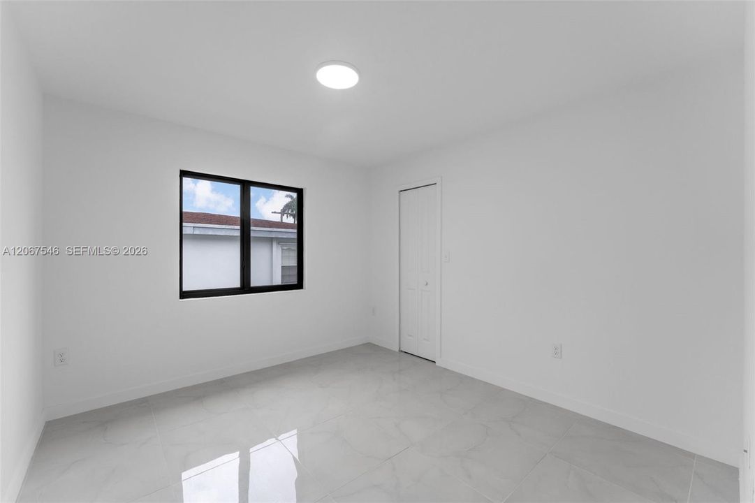 For Rent: $2,500 (3 beds, 2 baths, 1200 Square Feet)