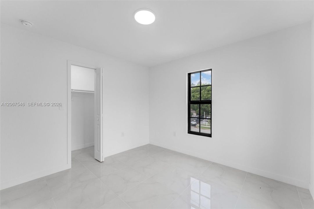 For Rent: $2,500 (3 beds, 2 baths, 1200 Square Feet)