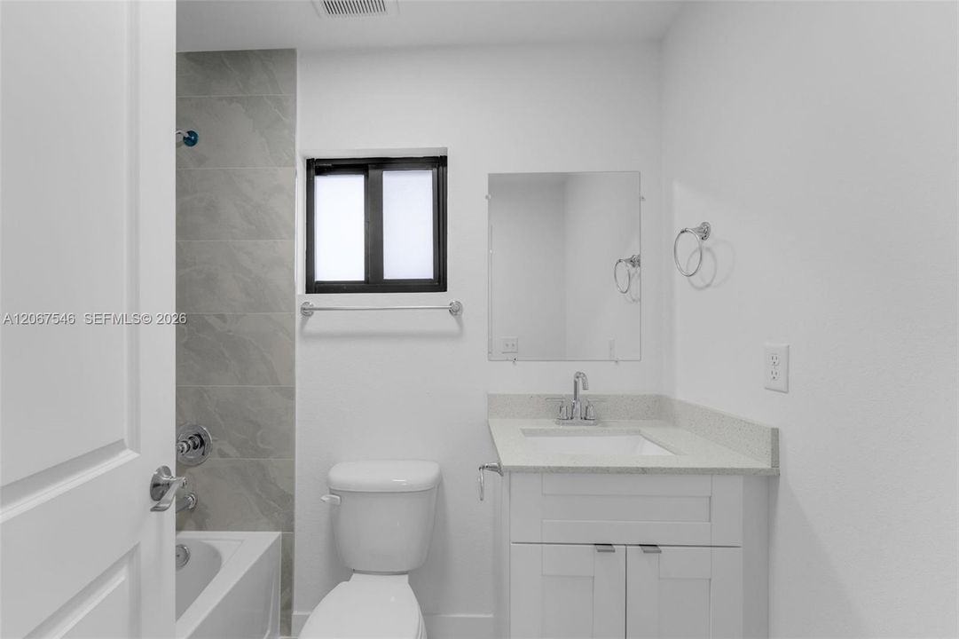 For Rent: $2,500 (3 beds, 2 baths, 1200 Square Feet)