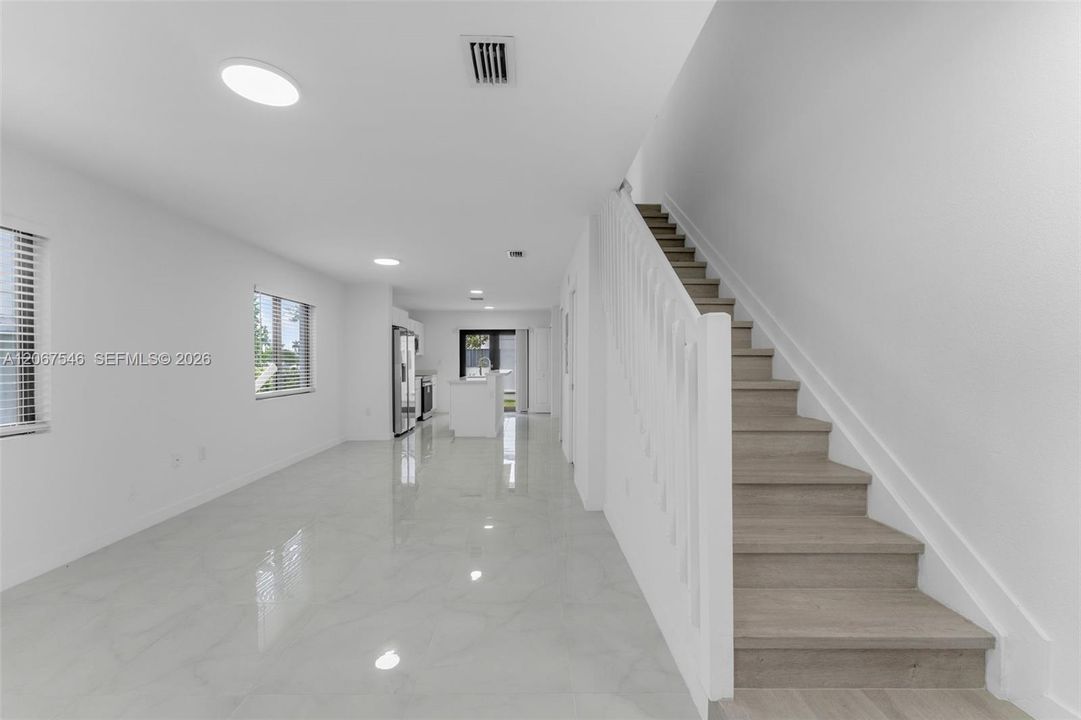 For Rent: $2,500 (3 beds, 2 baths, 1200 Square Feet)
