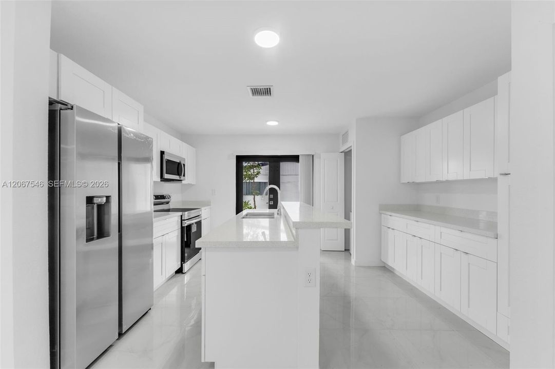 For Rent: $2,500 (3 beds, 2 baths, 1200 Square Feet)